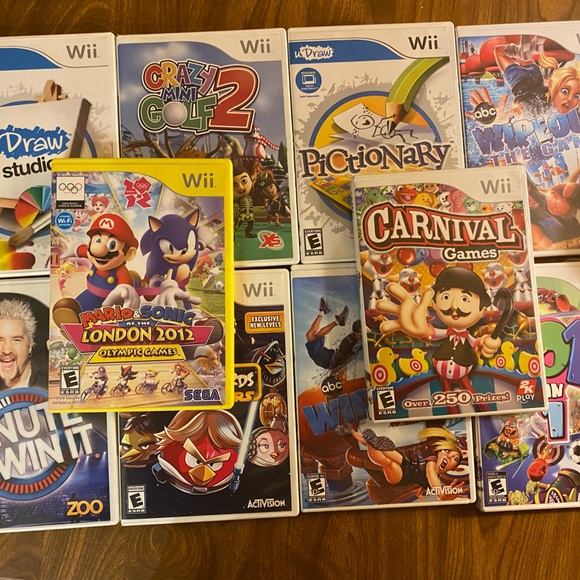 Lot of ten wii games